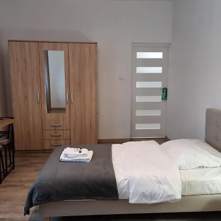 H2u Hostel *